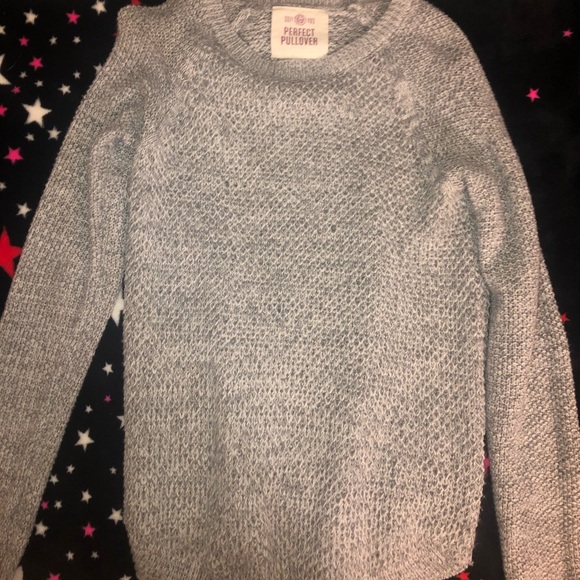 Gray sweater - Picture 1 of 1